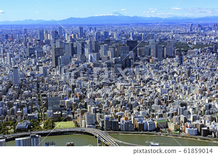 Aerial view overlooking Tokyo Station from above the urban landscapeHamacho Aerial view overlooking Tokyo Station from above the urban landscapeHamacho 61859014