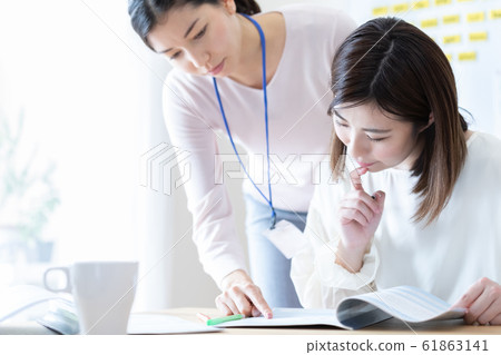 女性的生活方式與外籍教師的英語對話 61863141