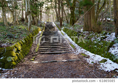 Stairs of Tottori Oyama Natsuyama mountain trail 61865085