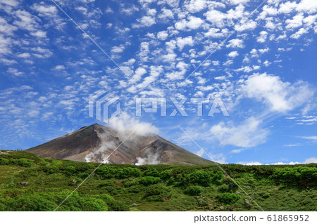 Daisetsuzan Asahidake_Blue sky and clouds 1 Daisetsuzan Asahidake_Blue sky and clouds 1 61865952