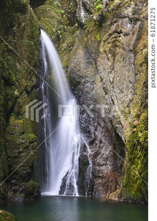 鎌倉瀑布（岐阜市郡上市南町） 61871275