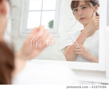 Sunburn, skin, trouble Sunburn, skin, trouble 61874366