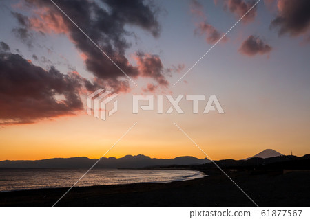 富士山在日落時 富士山在日落時 61877567
