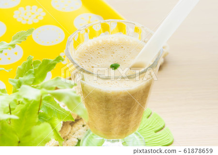 Banana juice Banana juice 61878659