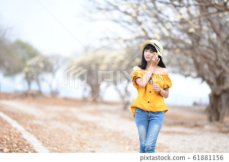 女人走路 女人走路 61881156