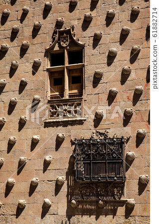 The historical House of the Shells built in 1517 in Salamanca, Spain 61882714