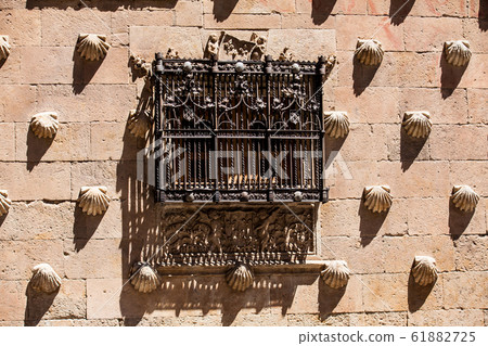 The historical House of the Shells built in 1517 in Salamanca, Spain 61882725