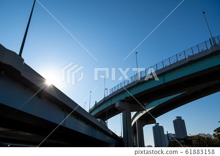 Metropolitan Expressway Tatsumi Junction and Sunbeam 2020.01 b-3 61883158