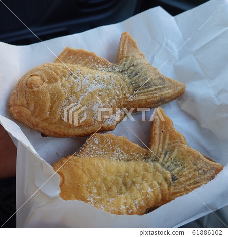 Eight sea bream grilled Eight sea bream grilled 61886102