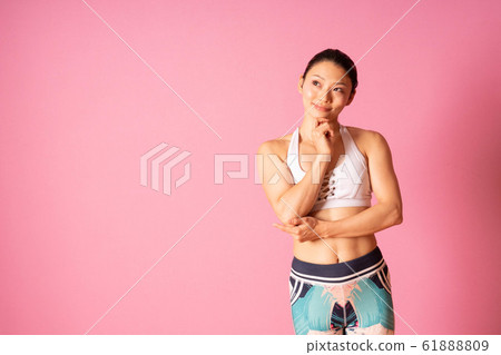 瑜伽服女 61888809