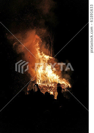 Battle of Nozawa Onsen, Snow Festival, Fire Festival Battle of Nozawa Onsen, Snow Festival, Fire Festival 61891633