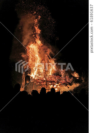 Battle of Nozawa Onsen, Snow Festival, Fire Festival Battle of Nozawa Onsen, Snow Festival, Fire Festival 61891637