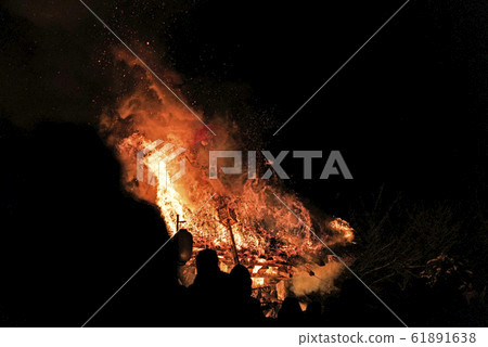 Battle of Nozawa Onsen, Snow Festival, Fire Festival Battle of Nozawa Onsen, Snow Festival, Fire Festival 61891638