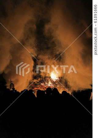 Battle of Nozawa Onsen, Snow Festival, Fire Festival Battle of Nozawa Onsen, Snow Festival, Fire Festival 61891666