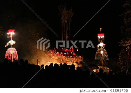 Battle of Nozawa Onsen, Snow Festival, Fire Festival Battle of Nozawa Onsen, Snow Festival, Fire Festival 61891706