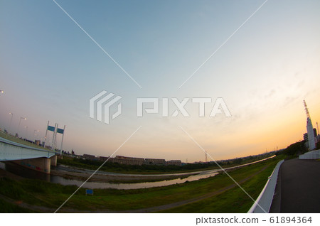 小清橋和多摩河在清晨 小清橋和多摩河在清晨 61894364