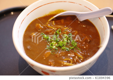 Curry udon  61894396