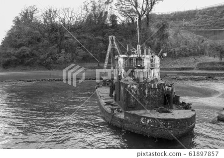 Abandoned boat at Rindo Monochrome [Nagasaki City] 61897857