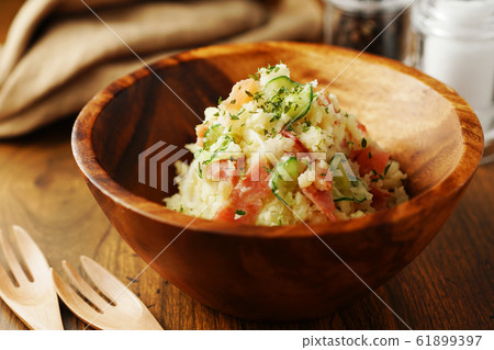 potato salad 61899397