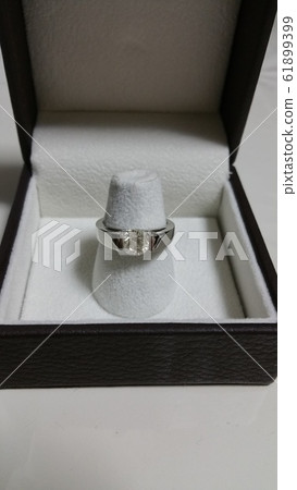 1 carat diamond 1 carat diamond 61899399