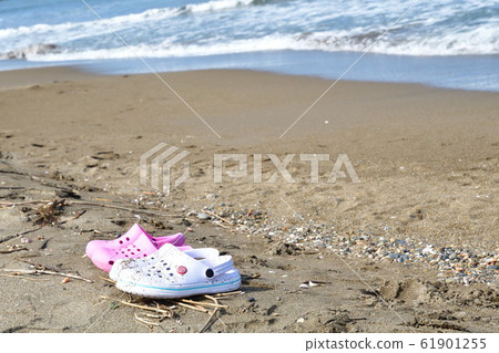 Beach sandals image 61901255