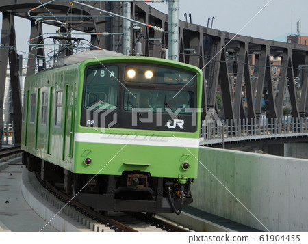 Series 201 train entering Osaka Suita Line Minami Suita Station Series 201 train entering Osaka Suita Line Minami Suita Station 61904455
