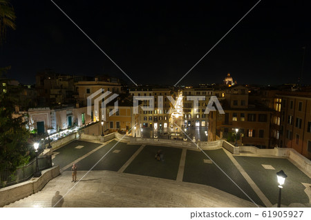 Spanish Steps night view, Rome, Italy Spanish Steps night view, Rome, Italy 61905927