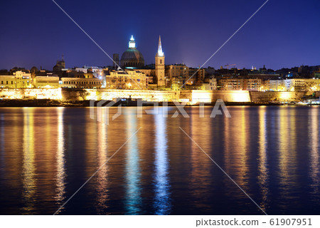 The view on Valletta in night illumination 61907951