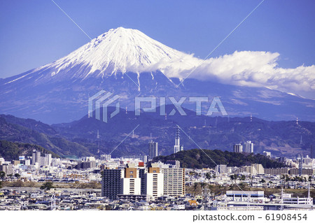 (Shizuoka) Shizuoka cityscape and Mt. Fuji 61908454