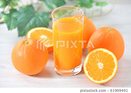 橙汁的圖像早餐。橘子,水果,水果,臍橙,柑橘。 橙汁的圖像早餐。橘子,水果,水果,臍橙,柑橘。 61909491