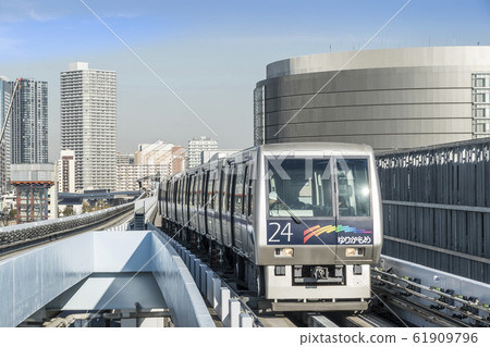 [Tokyo Waterfront New Transit Yurikamome] 61909796