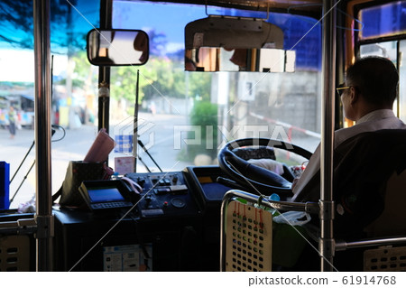 曼谷本地巴士司機 61914768