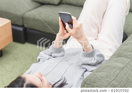 女性人類人物 61915592