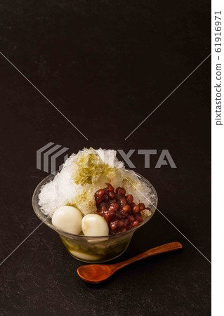 Asian style green tea shaved ice Green tea shaved ice 61916971