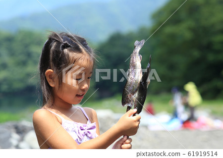 孩子們喜歡釣魚 61919514