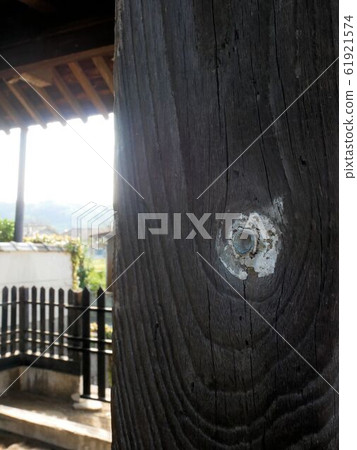 西南戰爭的遺跡:遺留在修緣寺門口(熊本縣多摩町)的槍聲 西南戰爭的遺跡:遺留在修緣寺門口(熊本縣多摩町)的槍聲 61921574