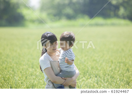 麥田的父母和孩子 61924467