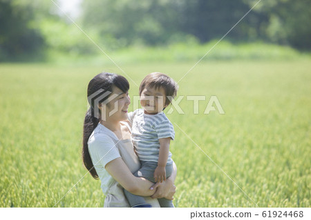 麥田的父母和孩子 61924468