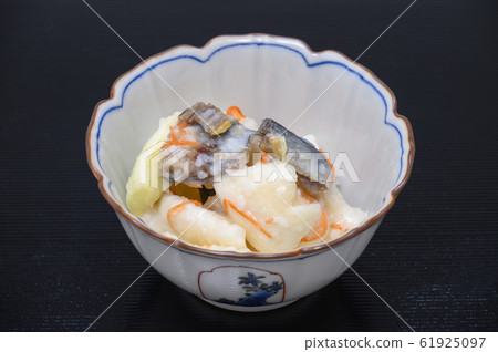 Japanese radish Japanese radish 61925097