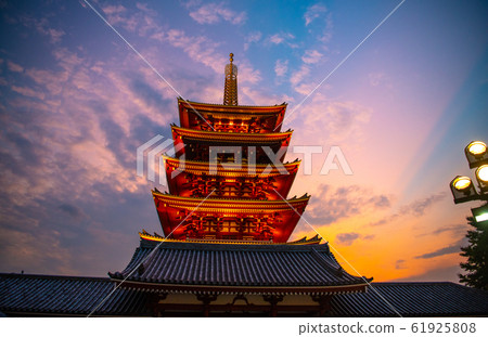 日本的東京城市景觀@淺草寺(日落) 日本的東京城市景觀@淺草寺(日落) 61925808