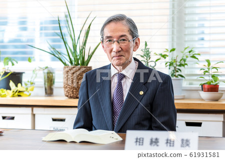 高級律師諮詢 高級律師諮詢 61931581