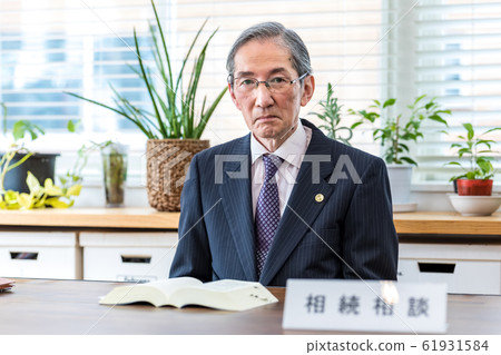 高級律師諮詢 高級律師諮詢 61931584