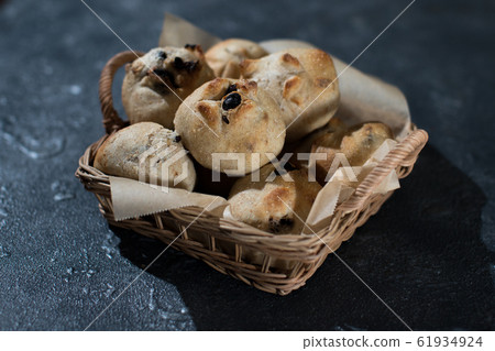 圓麵包和巧克力 圓麵包和巧克力 61934924
