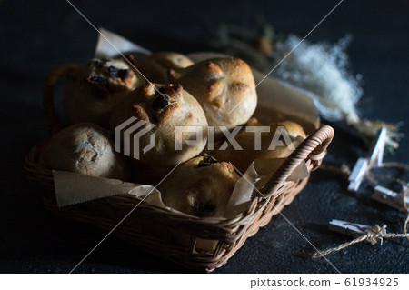 圓麵包和巧克力 圓麵包和巧克力 61934925