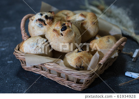 圓麵包和巧克力 圓麵包和巧克力 61934928