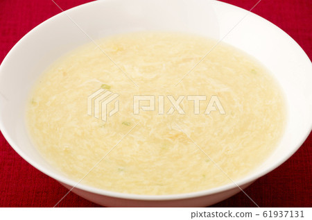 雞蛋和玉米湯 61937131