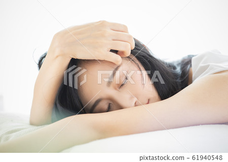 女人睡覺睡覺 女人睡覺睡覺 61940548