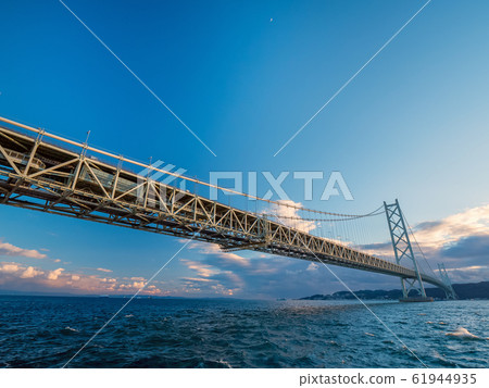 明石海峽大橋 61944935