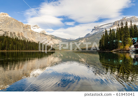 Emerald Lake in Yoho National Park, British Emerald Lake in Yoho National Park, British 61945041