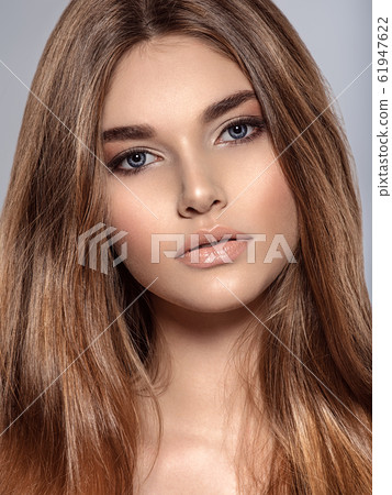 Woman with beauty long brown hair and natural Woman with beauty long brown hair and natural 61947622